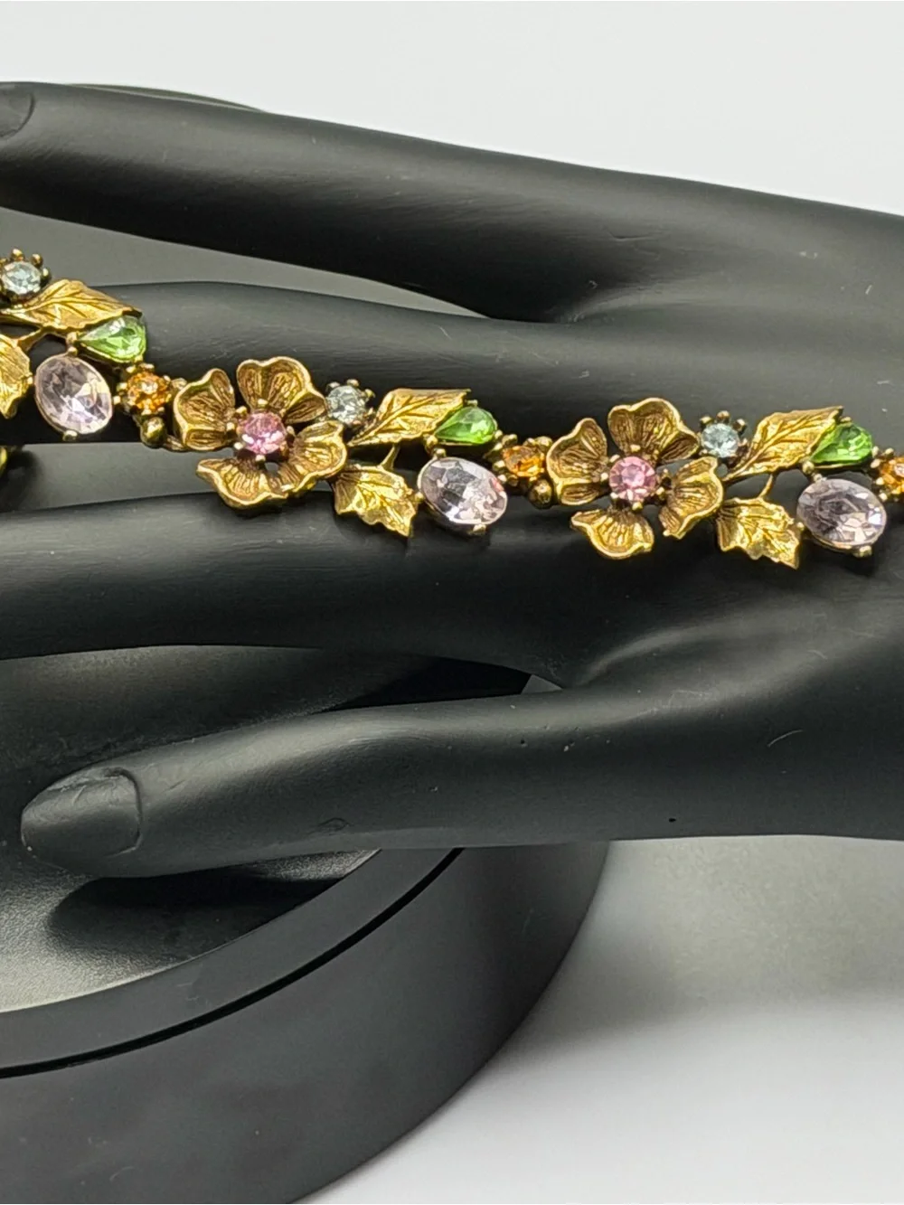 Vintage Lisner Floral Rhinestone Crystal Gold Tone Flower Necklace Signed